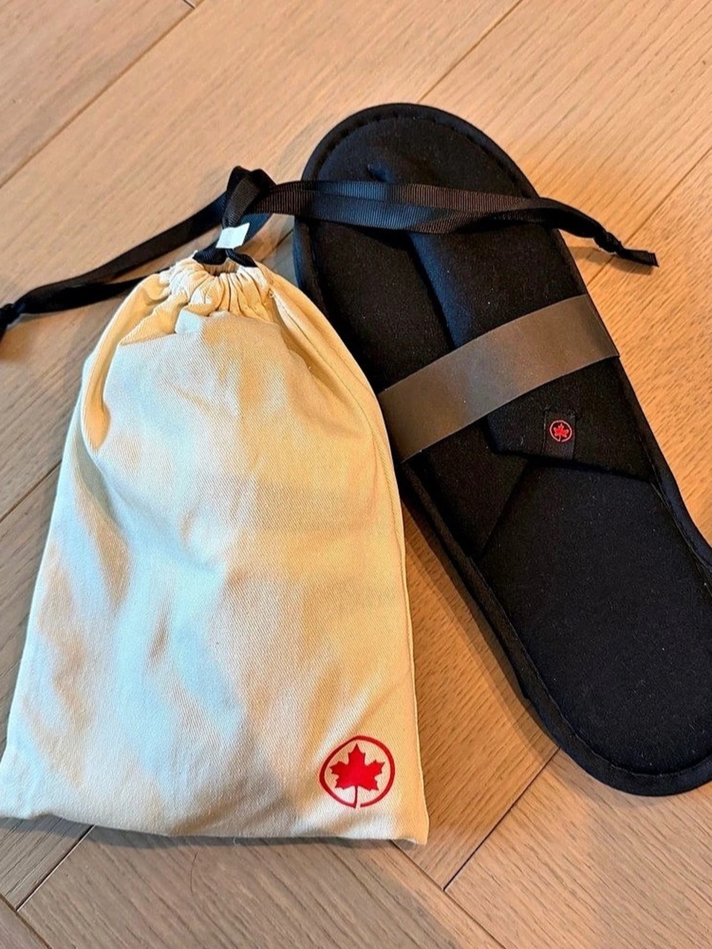 *BRAND NEW* TRAVEL SET - Toiletries and slippers
